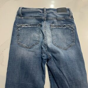 BUCKLE Bootcut Jeans